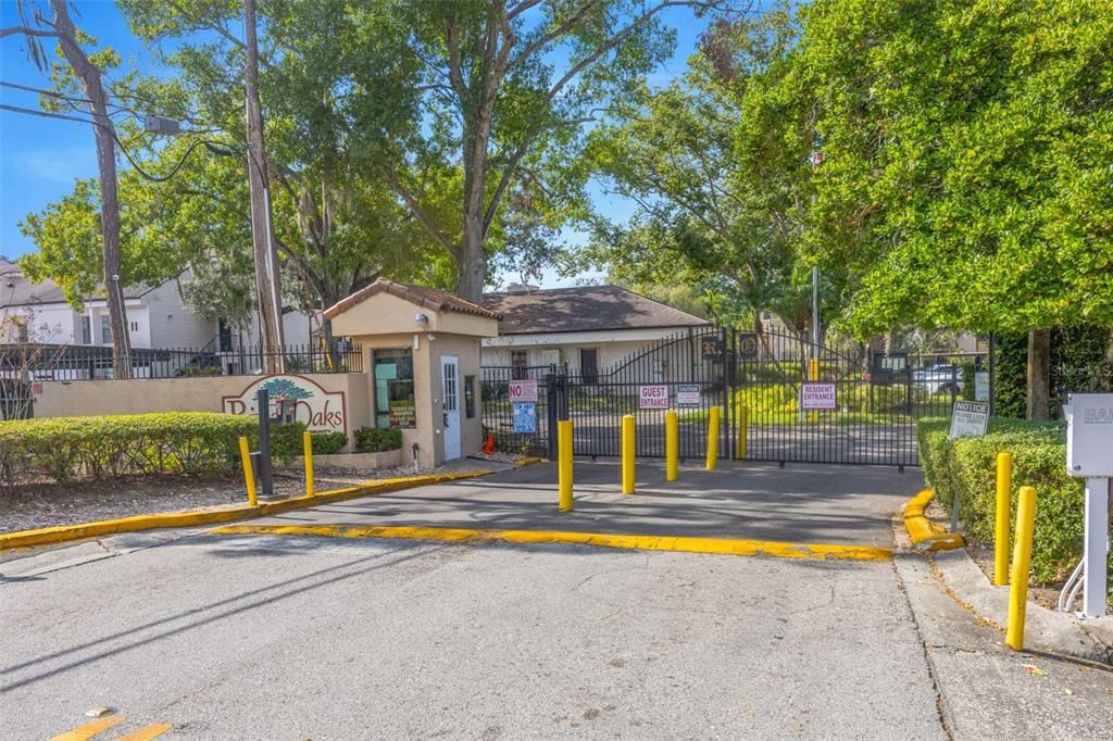 待售: $165,000 (1 贝兹, 1 浴室, 975 平方英尺)