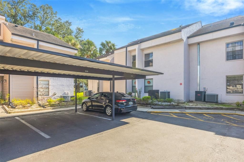 待售: $165,000 (1 贝兹, 1 浴室, 975 平方英尺)