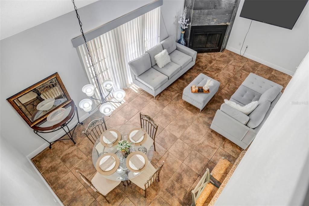 待售: $165,000 (1 贝兹, 1 浴室, 975 平方英尺)