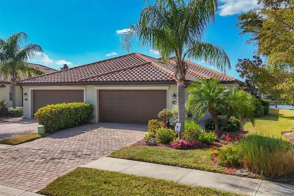 待售: $377,000 (2 贝兹, 2 浴室, 1572 平方英尺)