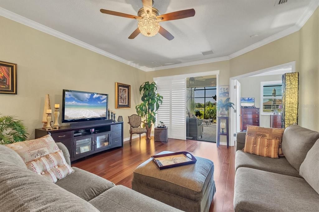 待售: $377,000 (2 贝兹, 2 浴室, 1572 平方英尺)