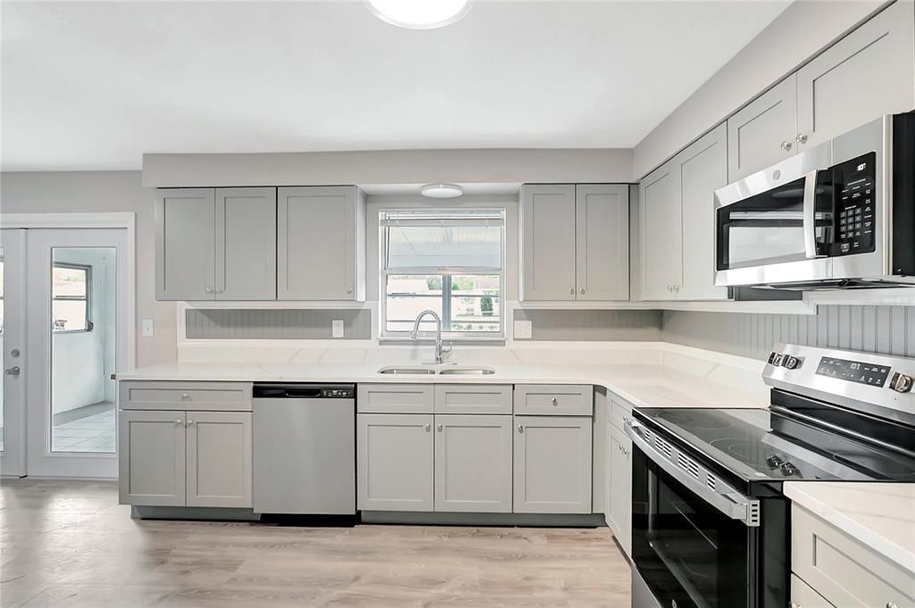 En Venta: $299,000 (3 camas, 2 baños, 1428 Pies cuadrados)