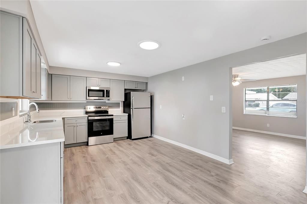 En Venta: $299,000 (3 camas, 2 baños, 1428 Pies cuadrados)