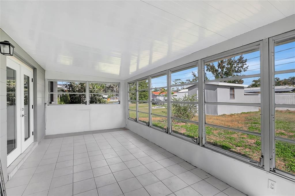 En Venta: $299,000 (3 camas, 2 baños, 1428 Pies cuadrados)