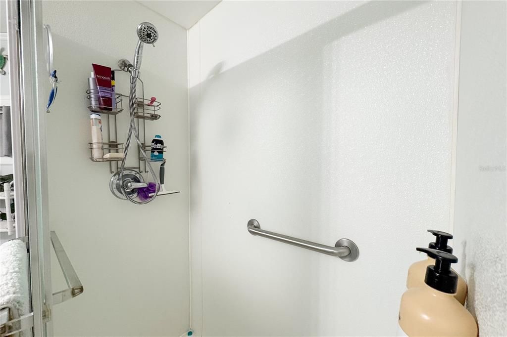 待售: $215,000 (2 贝兹, 2 浴室, 1286 平方英尺)