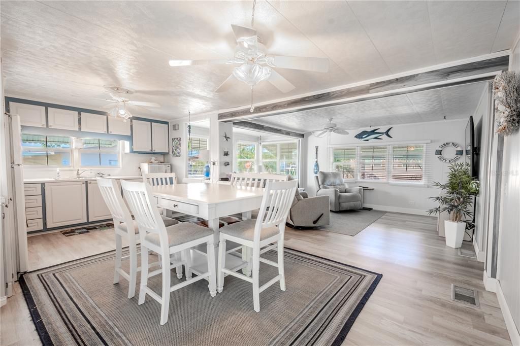 待售: $215,000 (2 贝兹, 2 浴室, 1286 平方英尺)