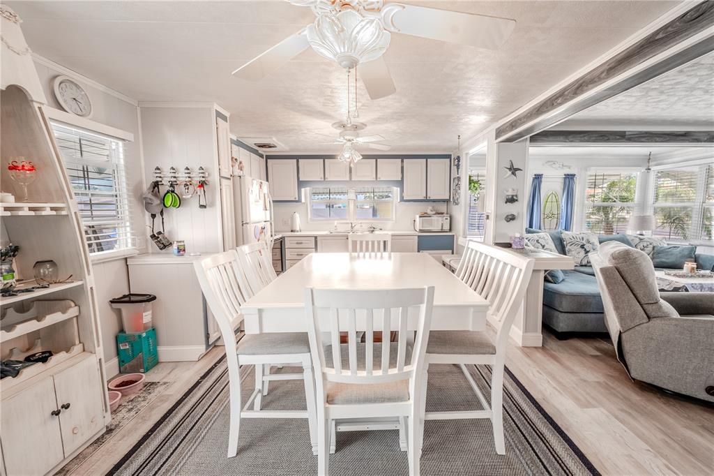 待售: $215,000 (2 贝兹, 2 浴室, 1286 平方英尺)