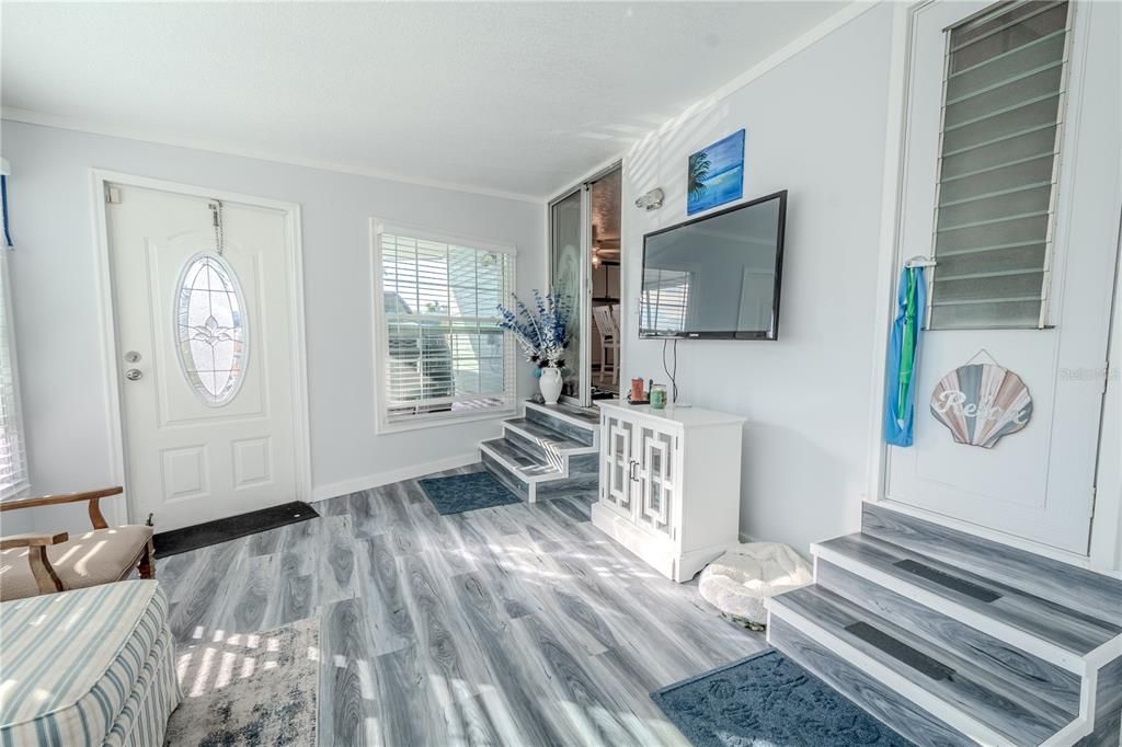 待售: $215,000 (2 贝兹, 2 浴室, 1286 平方英尺)