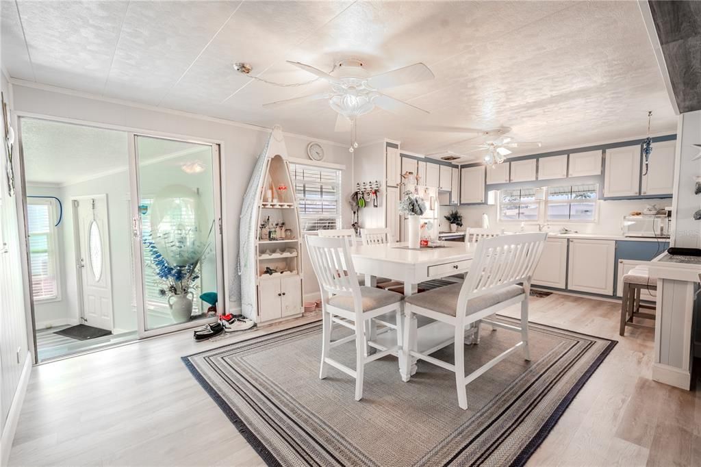 待售: $215,000 (2 贝兹, 2 浴室, 1286 平方英尺)