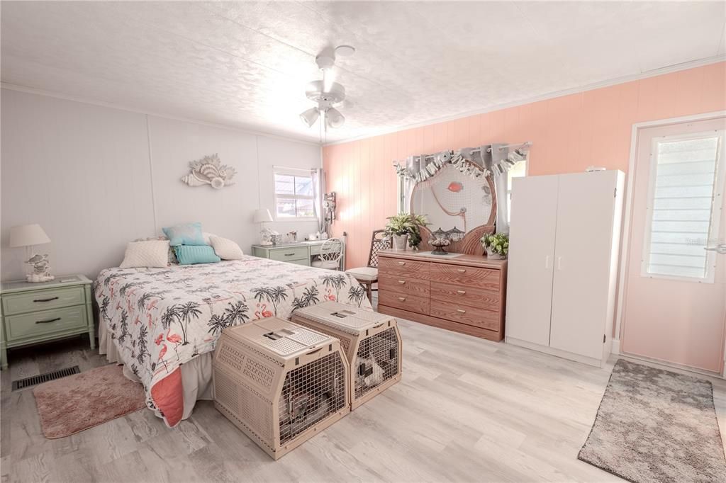 待售: $215,000 (2 贝兹, 2 浴室, 1286 平方英尺)