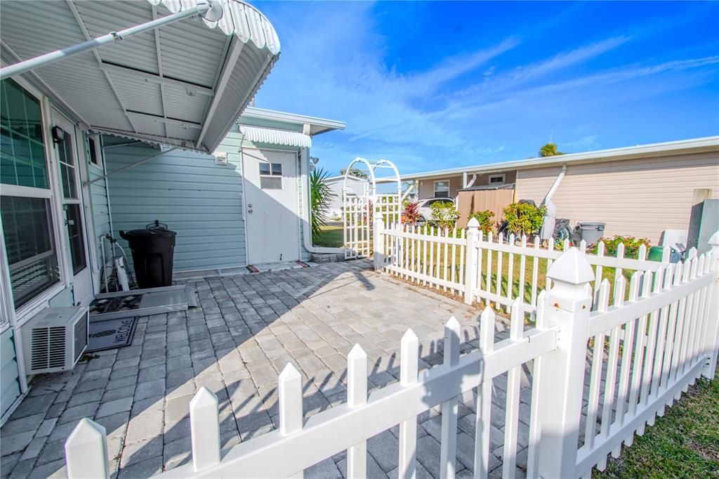 待售: $215,000 (2 贝兹, 2 浴室, 1286 平方英尺)