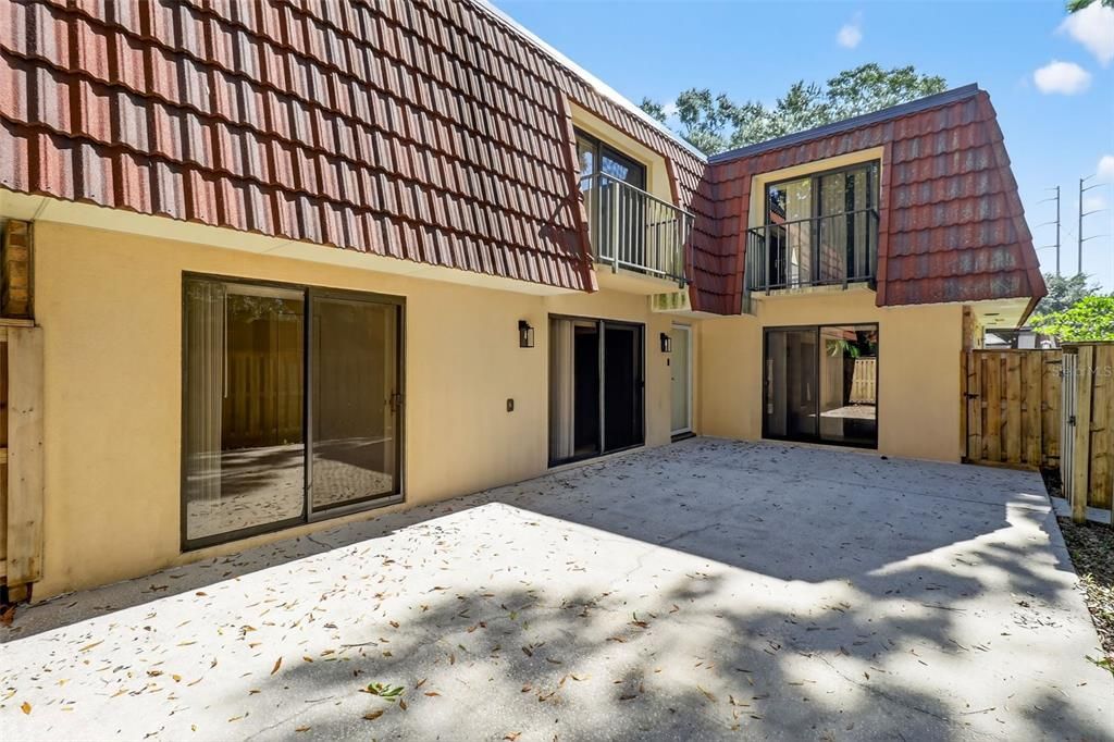 For Rent: $2,350 (3 beds, 2 baths, 1572 Square Feet)