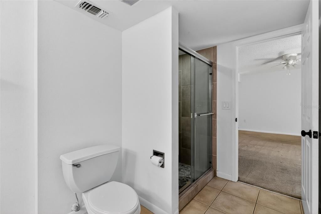 For Rent: $2,350 (3 beds, 2 baths, 1572 Square Feet)