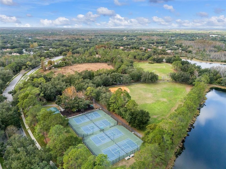 На продажу: $171,999 (2 спален, 2 ванн, 1164 Квадратных фут)