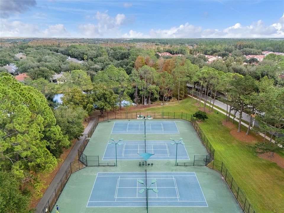 На продажу: $171,999 (2 спален, 2 ванн, 1164 Квадратных фут)