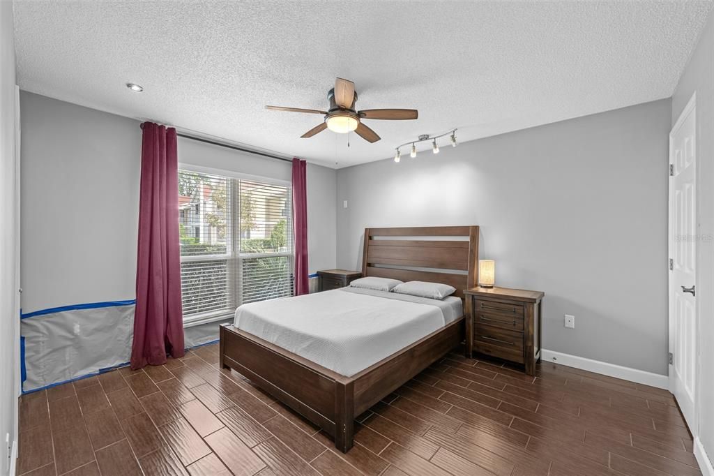 На продажу: $171,999 (2 спален, 2 ванн, 1164 Квадратных фут)