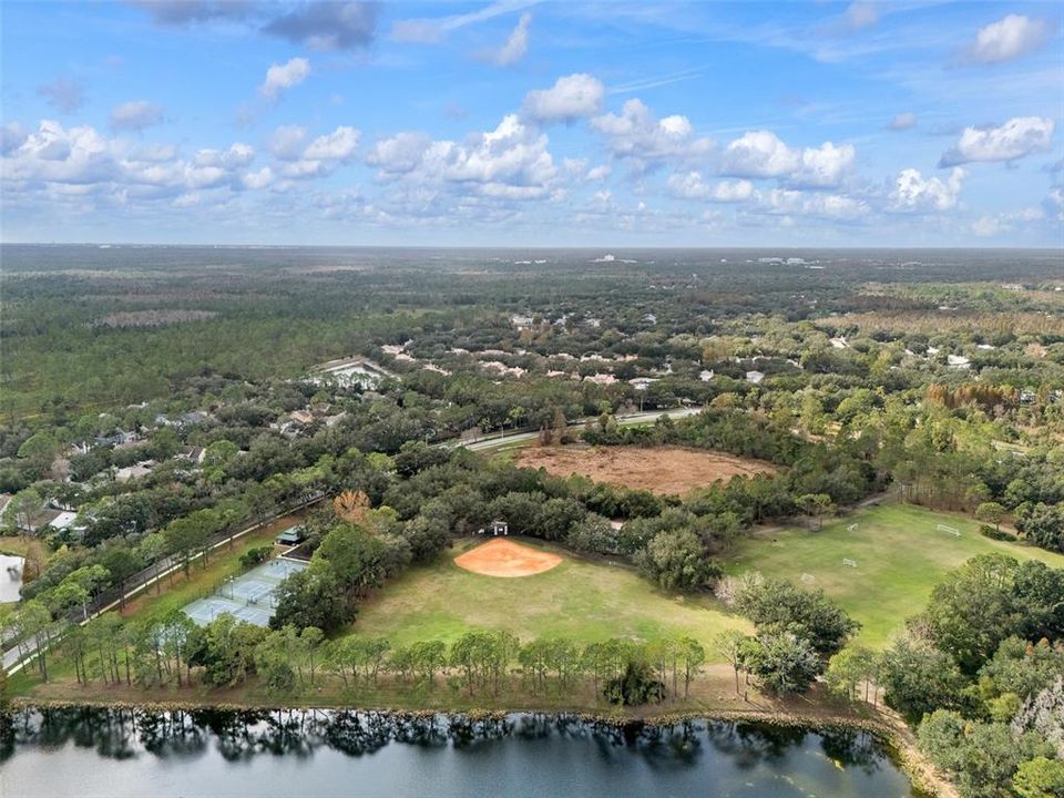 На продажу: $171,999 (2 спален, 2 ванн, 1164 Квадратных фут)