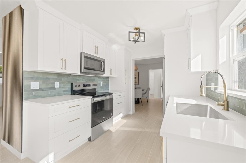 For Sale: $419,900 (4 beds, 2 baths, 1523 Square Feet)