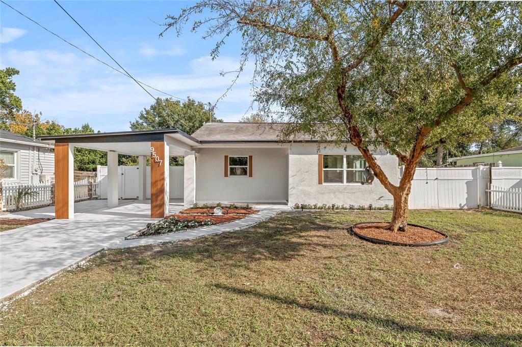 For Sale: $419,900 (4 beds, 2 baths, 1523 Square Feet)