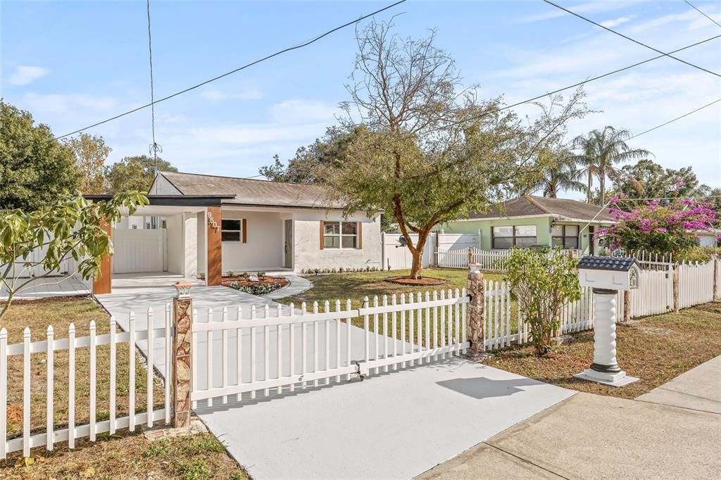 For Sale: $419,900 (4 beds, 2 baths, 1523 Square Feet)