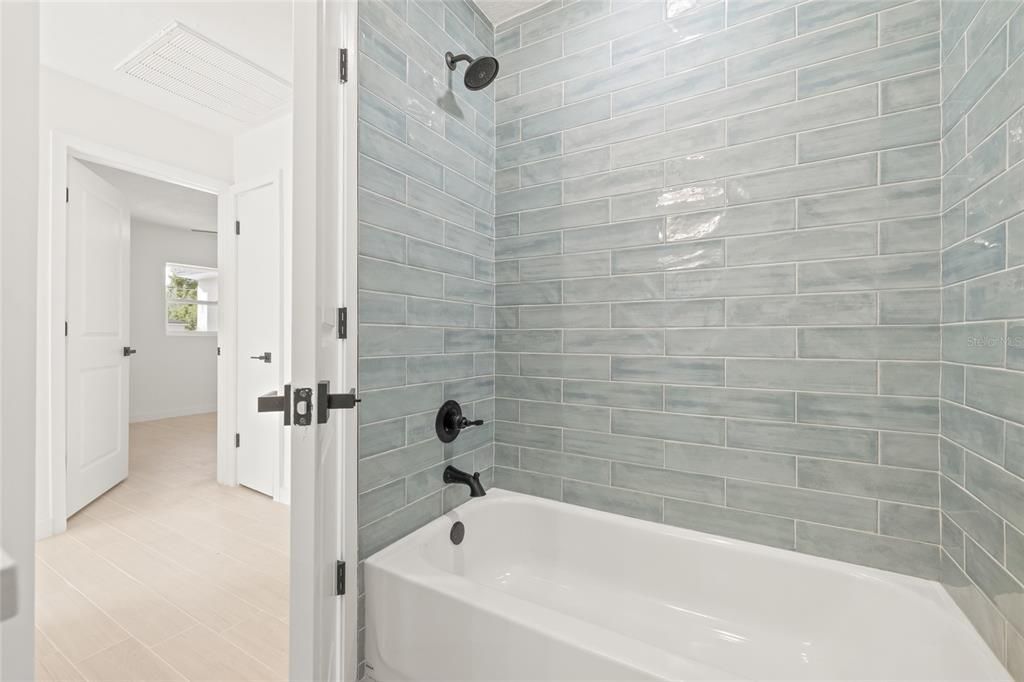 For Sale: $419,900 (4 beds, 2 baths, 1523 Square Feet)