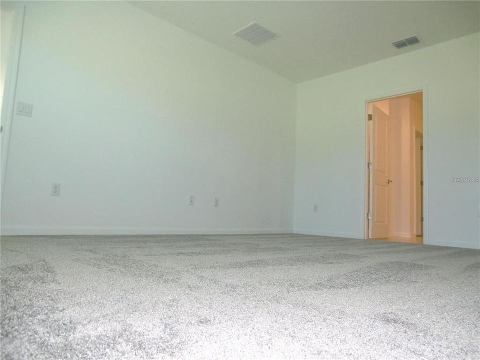 出租: $2,250 (4 贝兹, 2 浴室, 1936 平方英尺)