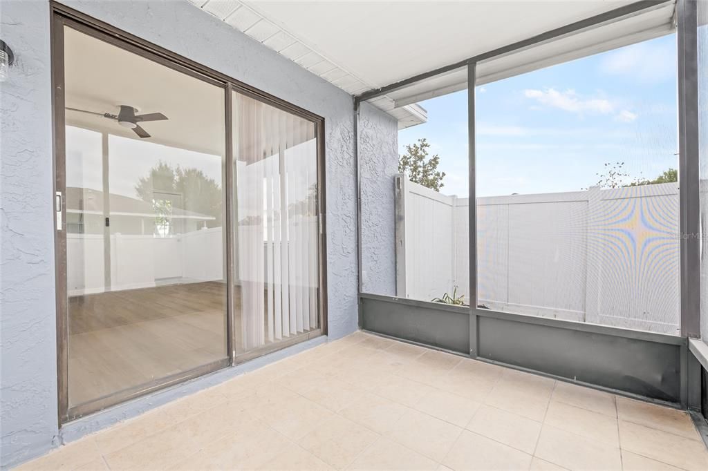 待售: $214,900 (2 贝兹, 1 浴室, 865 平方英尺)