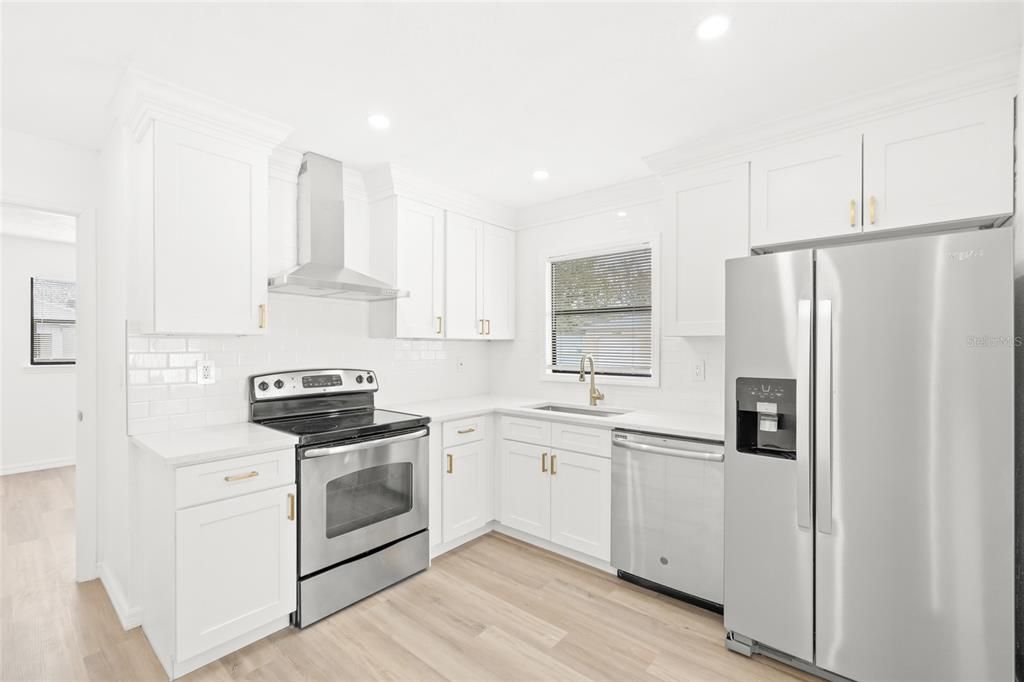 待售: $214,900 (2 贝兹, 1 浴室, 865 平方英尺)