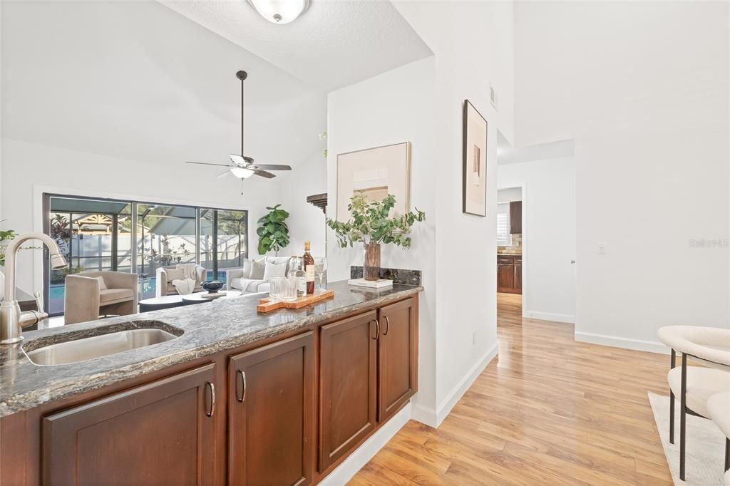 En Venta: $489,900 (4 camas, 3 baños, 2094 Pies cuadrados)