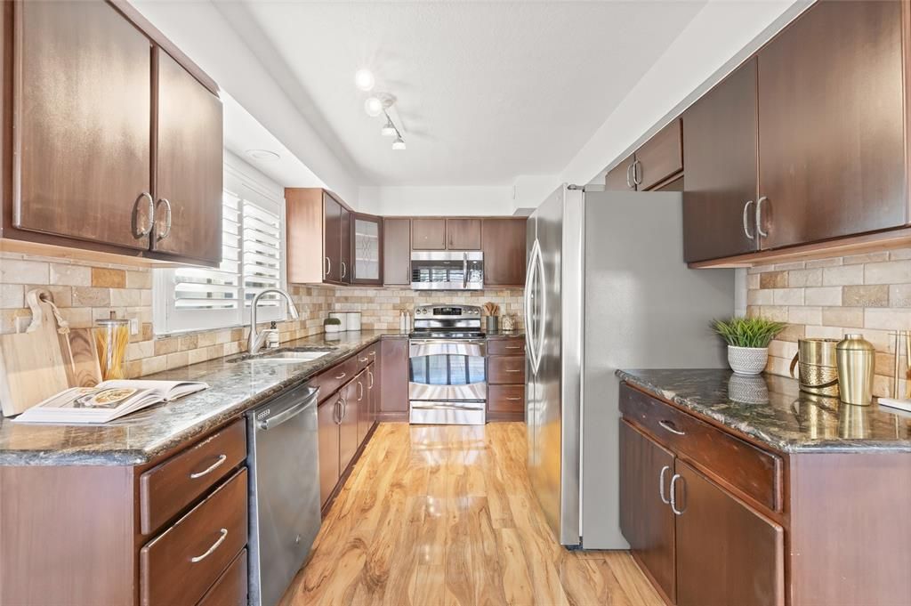 En Venta: $489,900 (4 camas, 3 baños, 2094 Pies cuadrados)