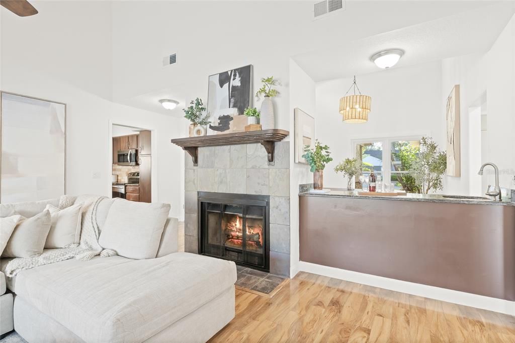 En Venta: $489,900 (4 camas, 3 baños, 2094 Pies cuadrados)