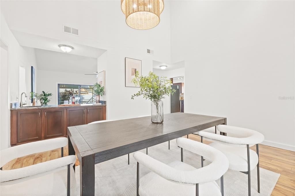 En Venta: $489,900 (4 camas, 3 baños, 2094 Pies cuadrados)