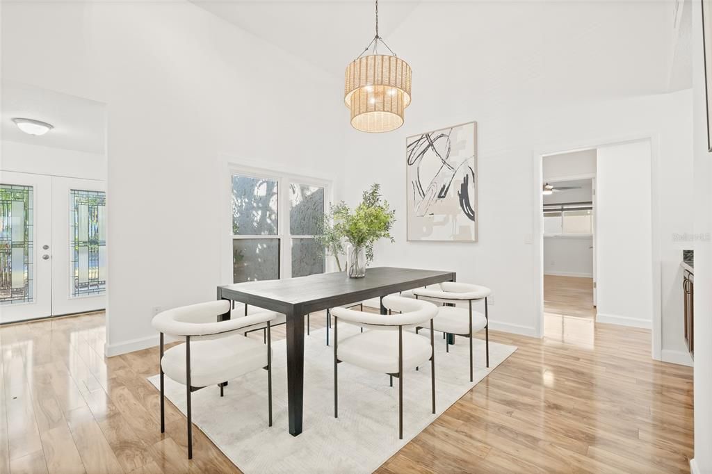 En Venta: $489,900 (4 camas, 3 baños, 2094 Pies cuadrados)