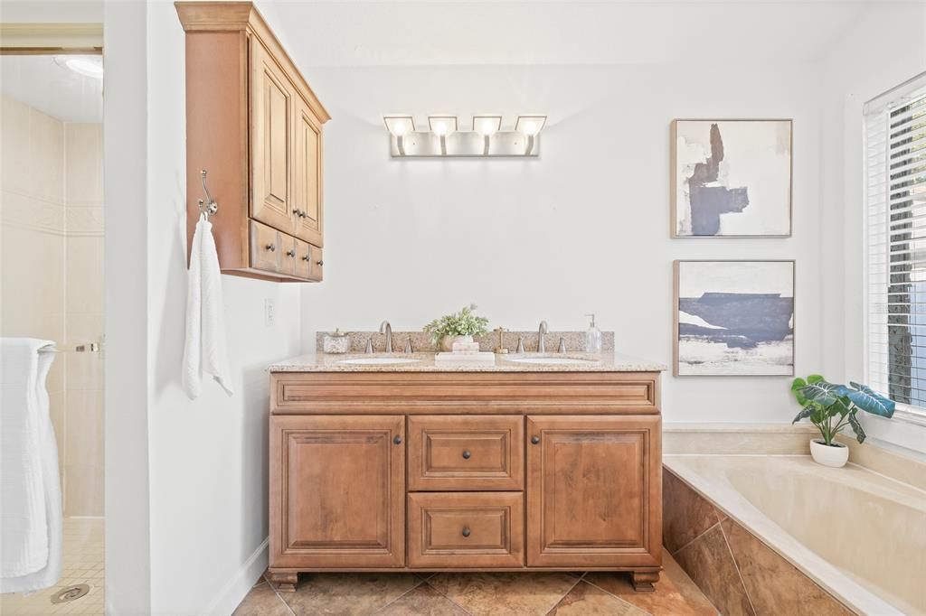 En Venta: $489,900 (4 camas, 3 baños, 2094 Pies cuadrados)