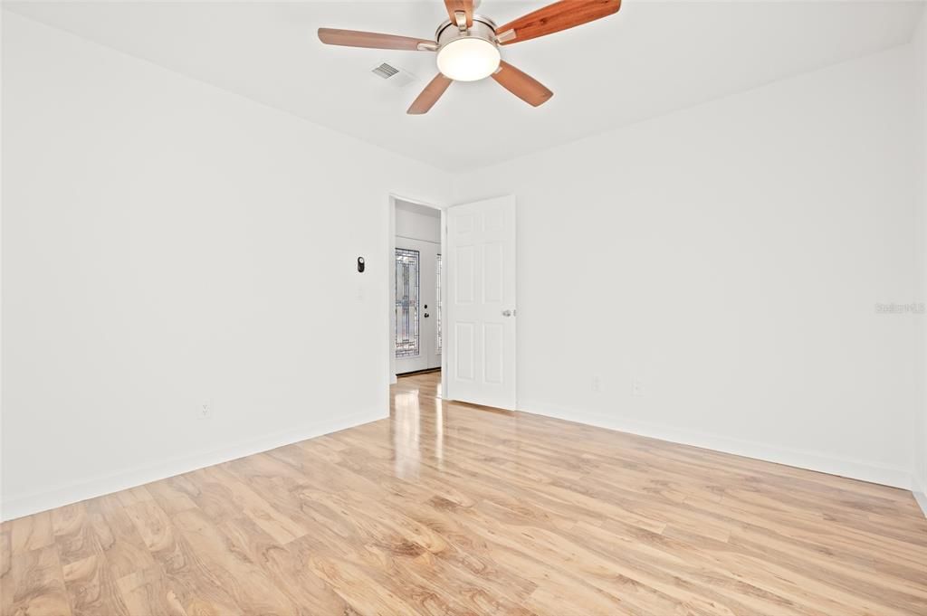 En Venta: $489,900 (4 camas, 3 baños, 2094 Pies cuadrados)