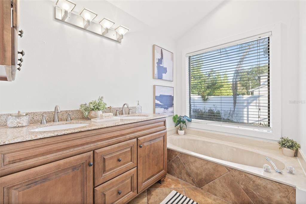 En Venta: $489,900 (4 camas, 3 baños, 2094 Pies cuadrados)