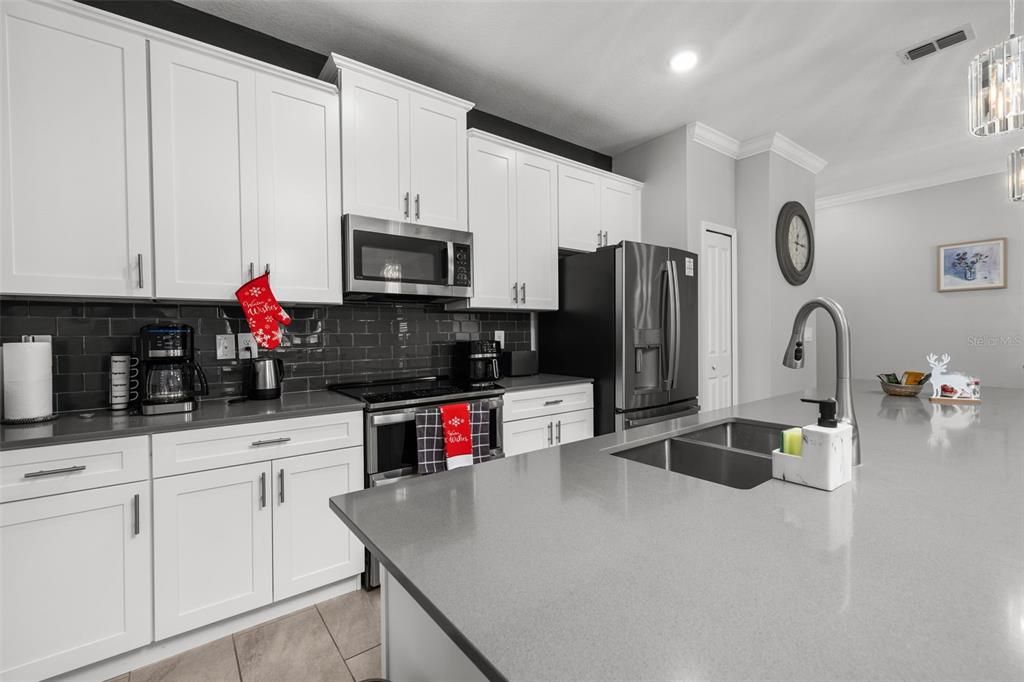 En Venta: $525,000 (4 camas, 3 baños, 1902 Pies cuadrados)