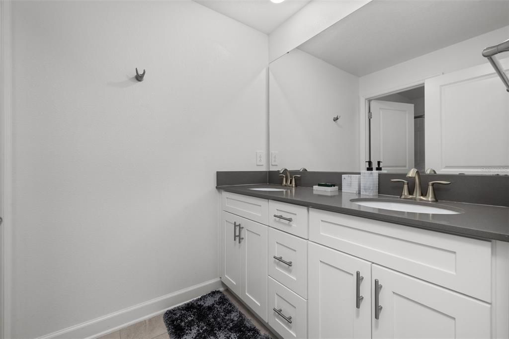 En Venta: $525,000 (4 camas, 3 baños, 1902 Pies cuadrados)