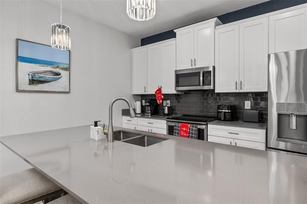 En Venta: $525,000 (4 camas, 3 baños, 1902 Pies cuadrados)