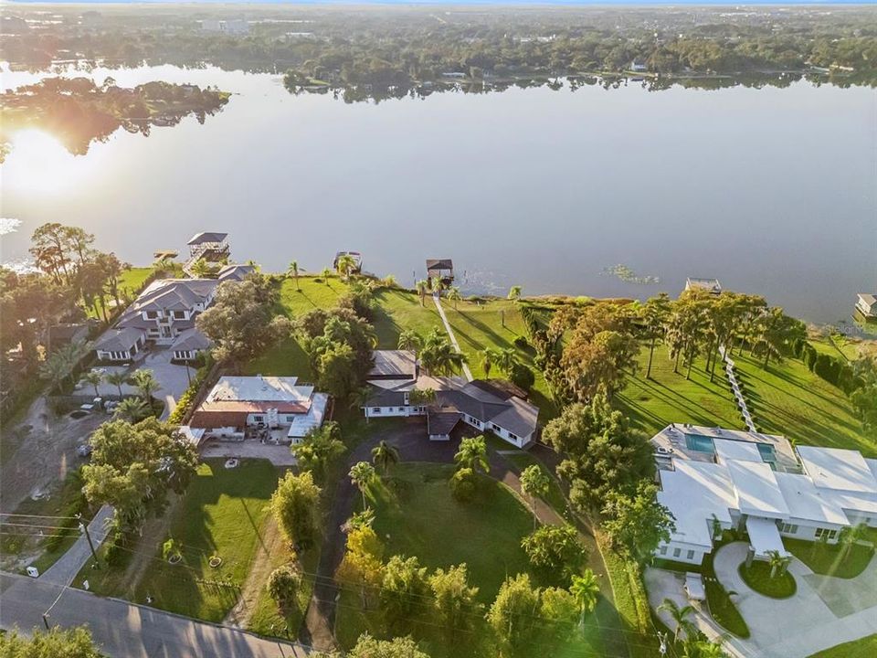 For Sale: $1,599,999 (5 beds, 5 baths, 4389 Square Feet)