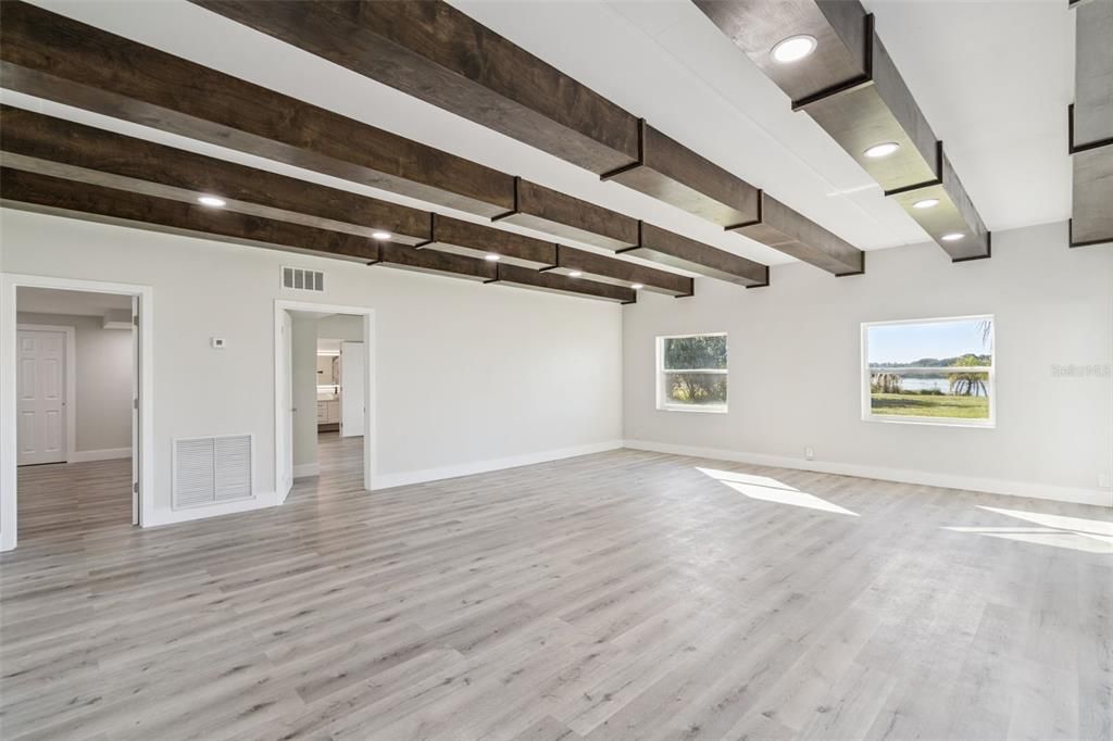 For Sale: $1,599,999 (5 beds, 5 baths, 4389 Square Feet)