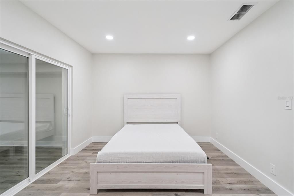 For Sale: $1,599,999 (5 beds, 5 baths, 4389 Square Feet)