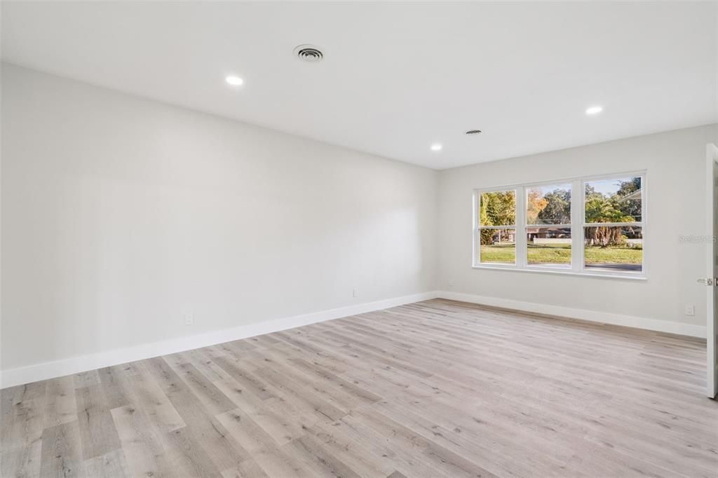 For Sale: $1,599,999 (5 beds, 5 baths, 4389 Square Feet)