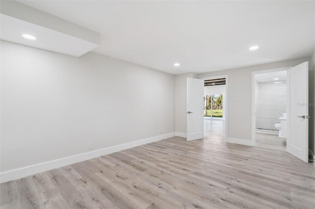 For Sale: $1,599,999 (5 beds, 5 baths, 4389 Square Feet)