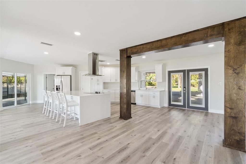 For Sale: $1,599,999 (5 beds, 5 baths, 4389 Square Feet)