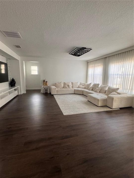 For Rent: $5,600 (5 beds, 3 baths, 3365 Square Feet)