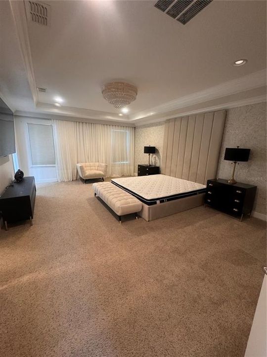 For Rent: $5,600 (5 beds, 3 baths, 3365 Square Feet)