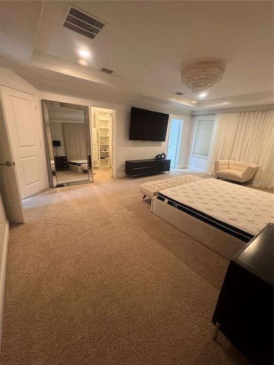 For Rent: $5,600 (5 beds, 3 baths, 3365 Square Feet)