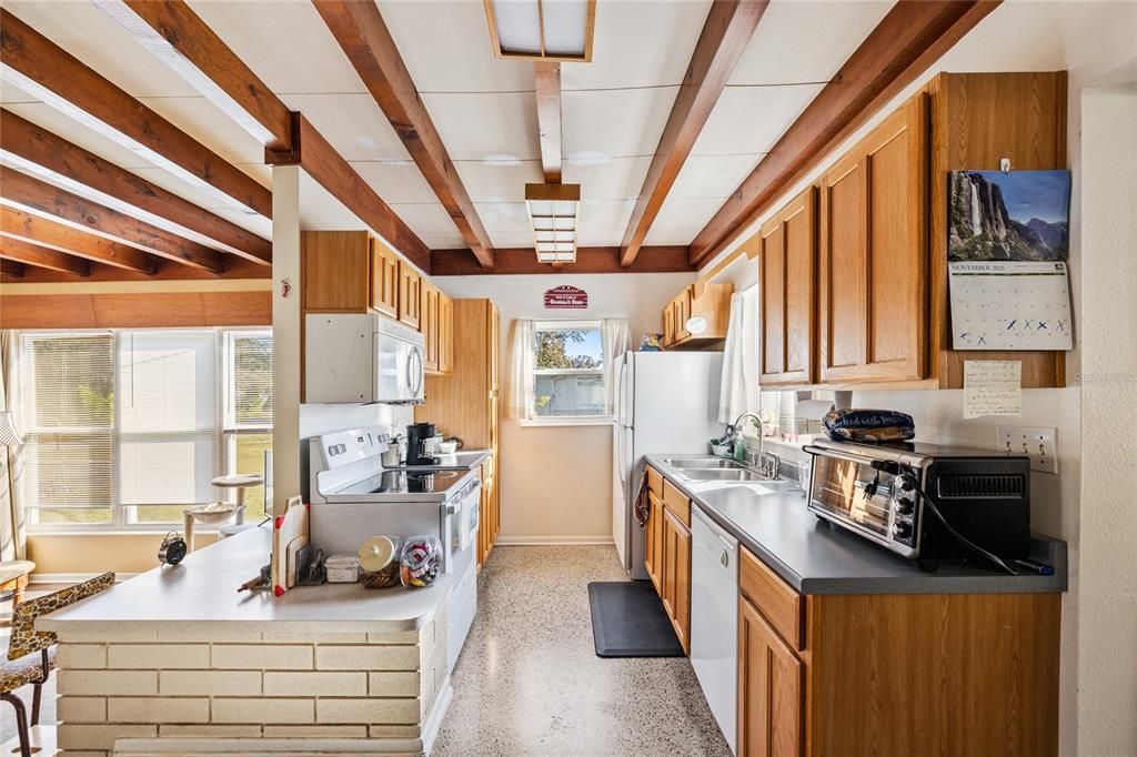 待售: $210,000 (2 贝兹, 1 浴室, 1088 平方英尺)