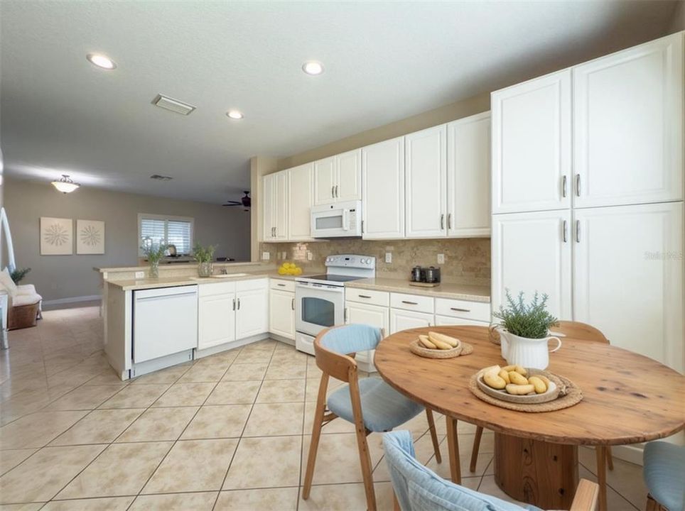 В аренду: $2,100 (2 спален, 2 ванн, 1317 Квадратных фут)